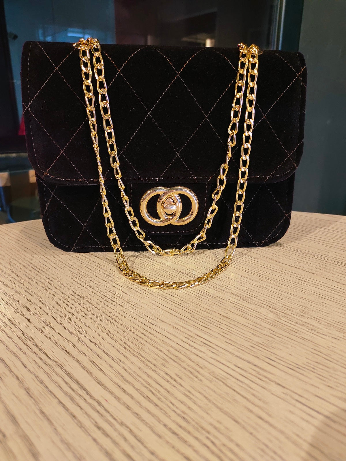 Stylish Velvet Mini Handbag with Golden Chain Strap, Perfect Small Crossbody Purse for Women